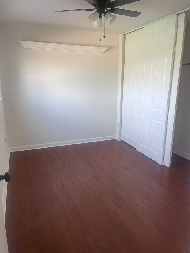 Building Photo - Spacious 2 bed 1 bath condo in Tracy