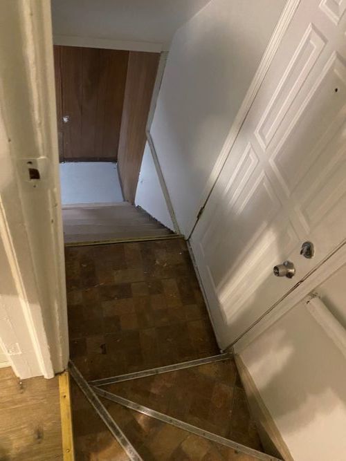 Building Photo - 9924 S Hoxie Ave