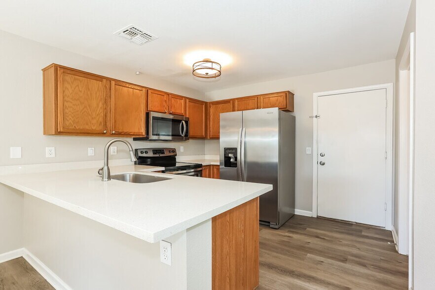 Building Photo - 10857 E Carol Ave