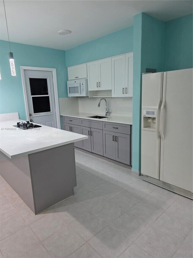 Building Photo - 2101 Calais Dr