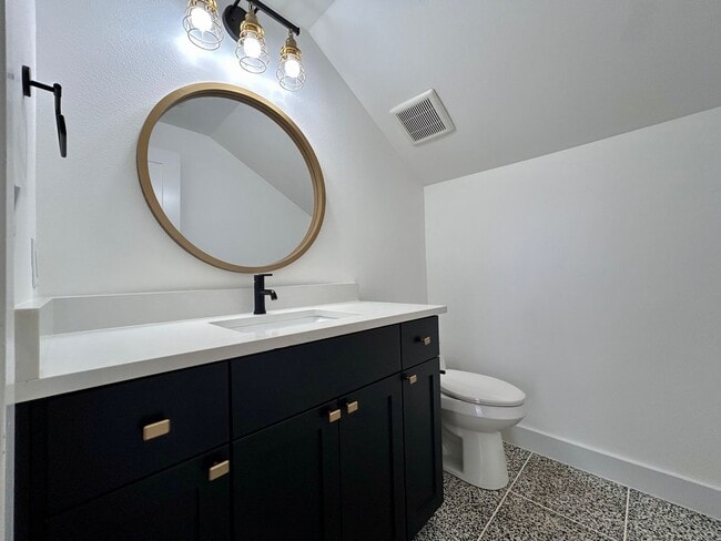 Building Photo - 4010 Clawson Rd