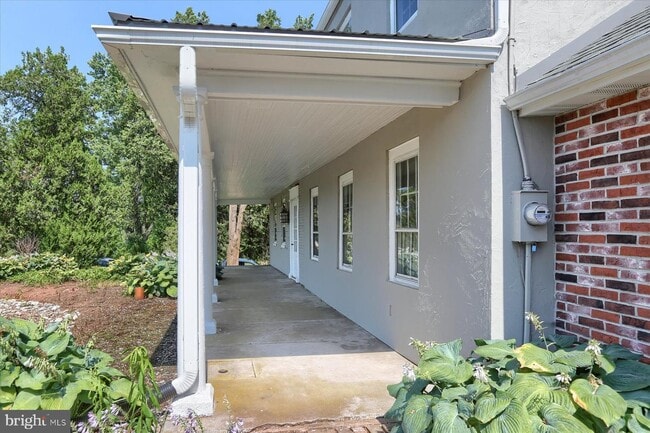 Building Photo - 4551 Colebrook Rd