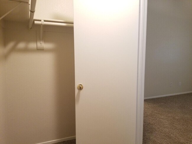 Building Photo - Ready now !!!! COZY ONE STORY THREE BEDROO...