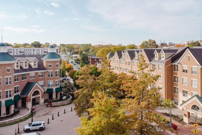 Building Photo - 3031 Eden Ave