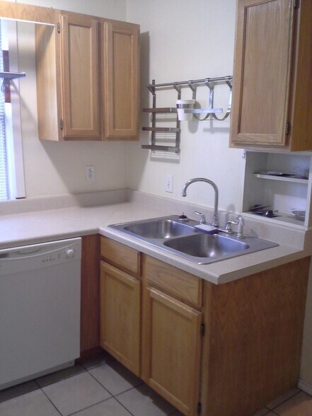 Building Photo - 3405 Dorothy Ln