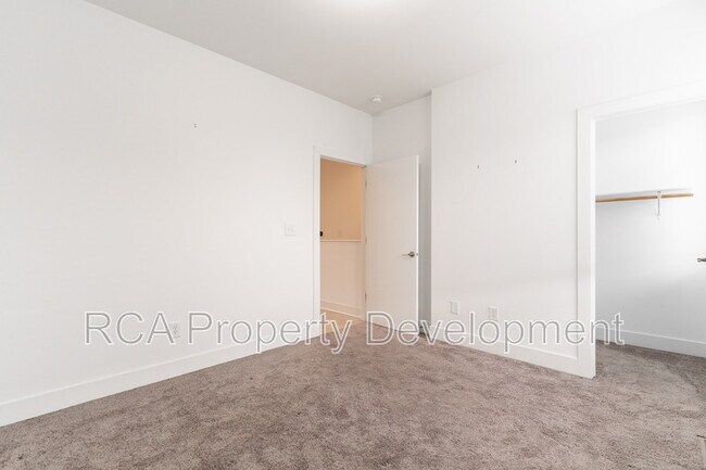Building Photo - 616 Pomeroy St