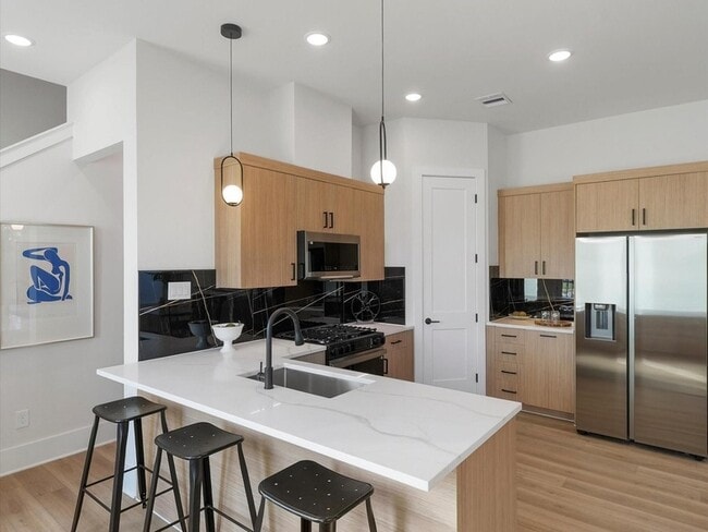 Building Photo - 5317 Teodoro Ln