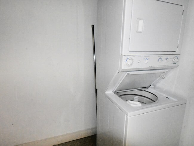 Building Photo - 4518 N Kedzie Ave