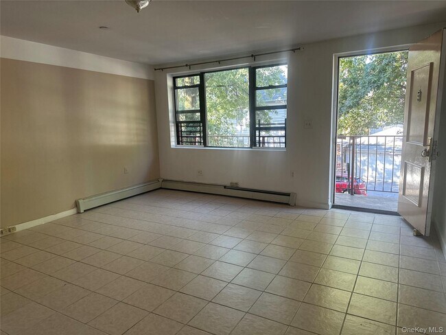 Building Photo - 40-35 95th St