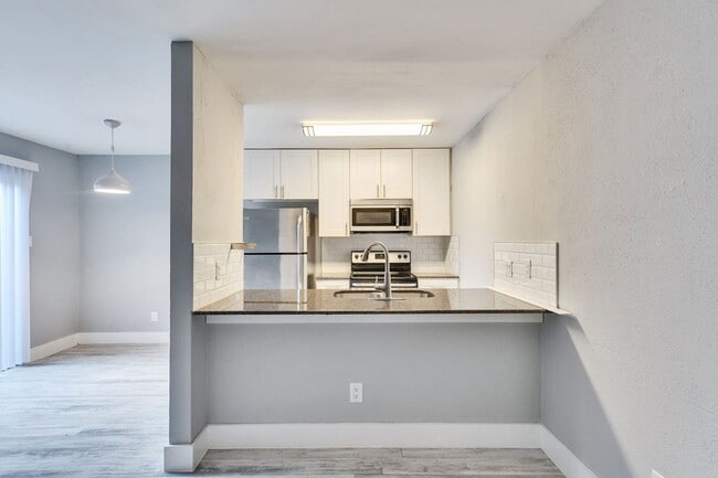 Building Photo - 4721 Blueberry Trail