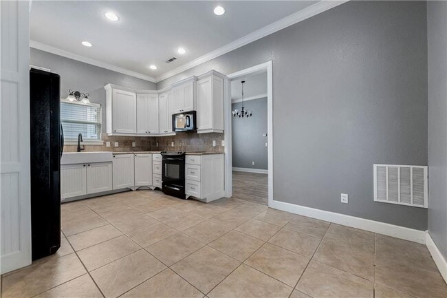 Building Photo - 5207 S 65th Pl