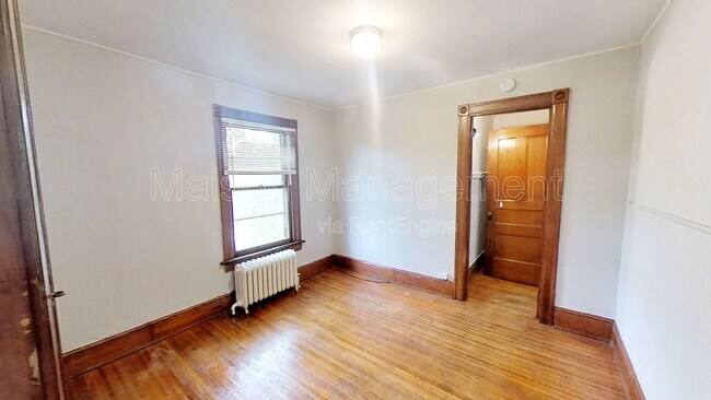 Building Photo - 583 Averill Ave