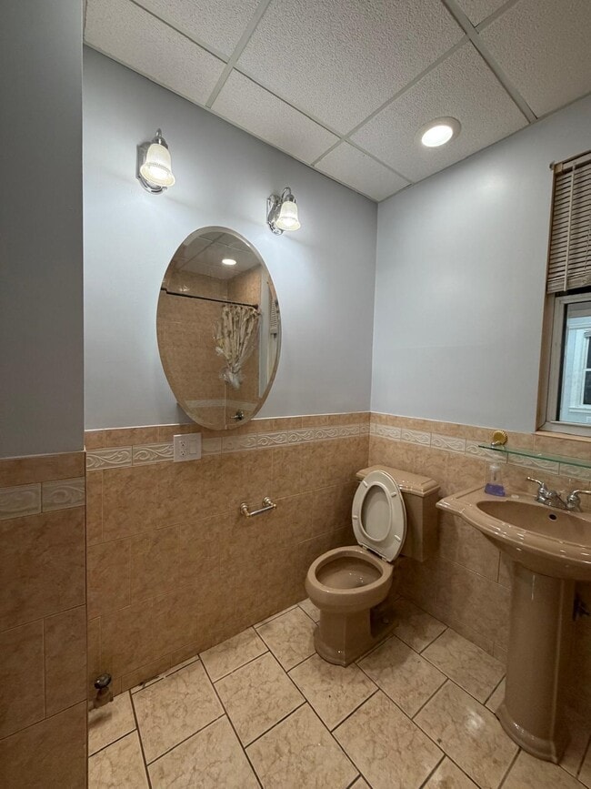 Building Photo - 154 W 33rd St