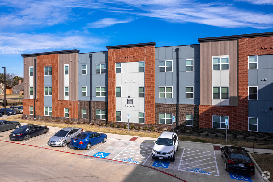 Building Photo - Highpoint at Wynnewood