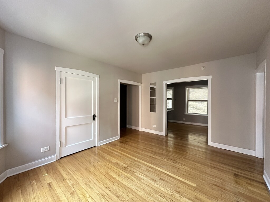 Building Photo - 4031 W Melrose St