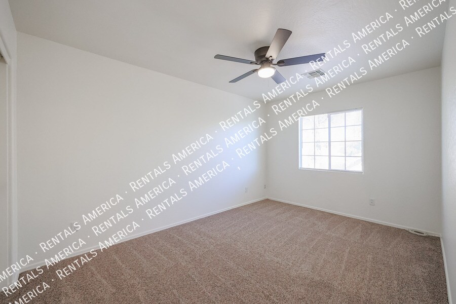 Building Photo - 17747 W Ventura St