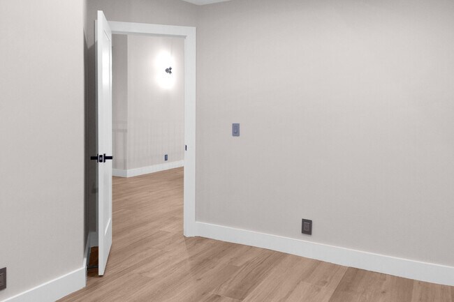 Building Photo - 2435 Windsor Way Ct