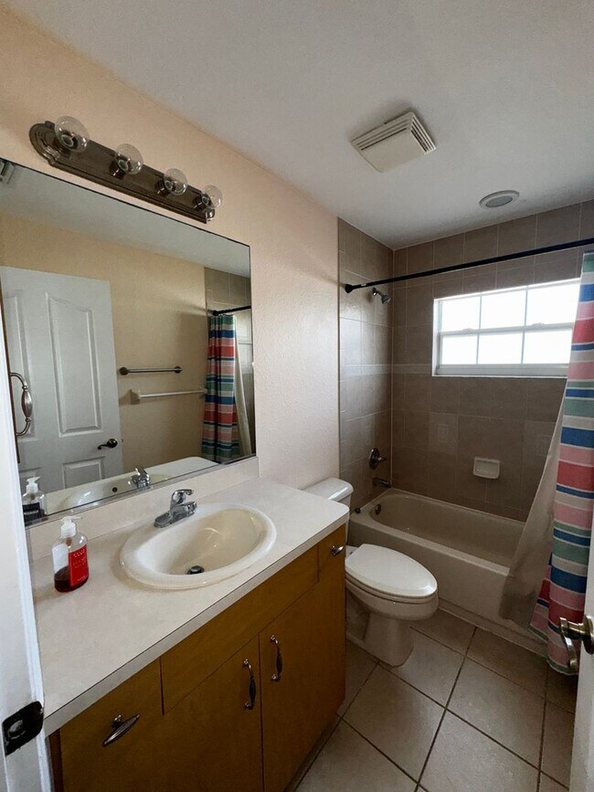 Building Photo - 10330 SW 54th Ct