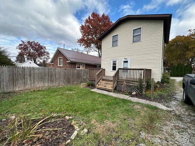 Building Photo - 2886 Norwood St