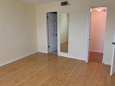 Building Photo - 4640 Lucerne Lakes Blvd W