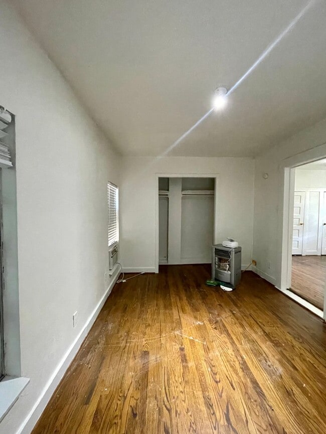 Building Photo - Cedar Crest Home 2 Bed, 1 Bath with Studio...