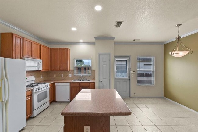 Building Photo - 3408 Glenmore Meadow Dr