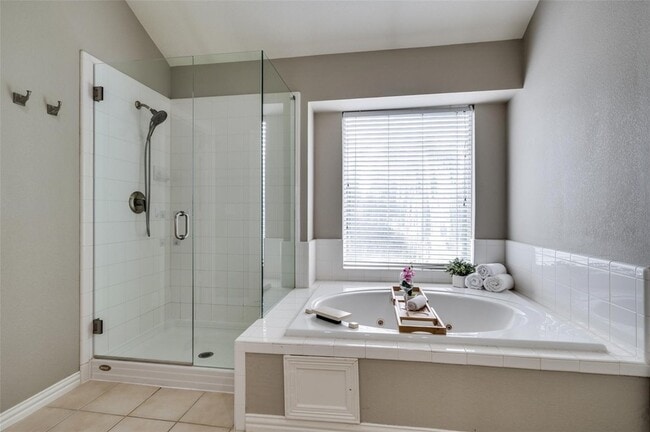 Building Photo - 4621 Hinton Dr