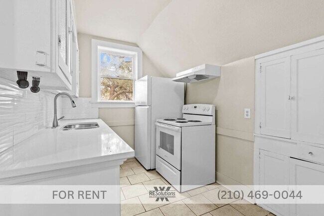 Building Photo - 1618 W Kings Hwy