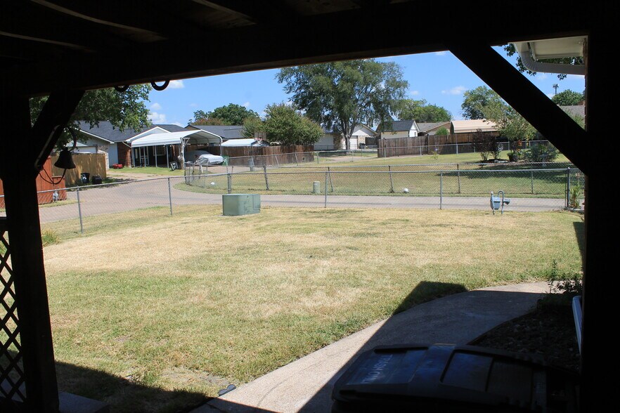 Building Photo - 4208 Arbor Dr