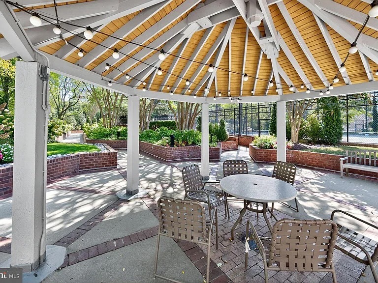 Courtyard - 7500 Woodmont Ave