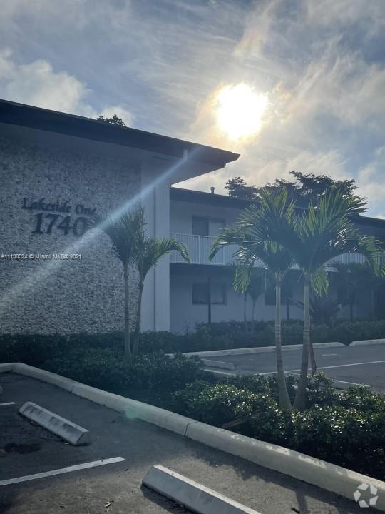 Building Photo - 1740 NW 60th Ave