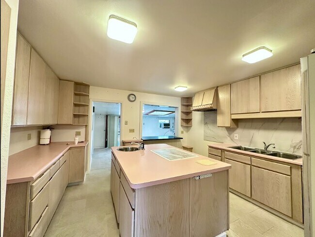 Building Photo - 2518 S Patton Ct