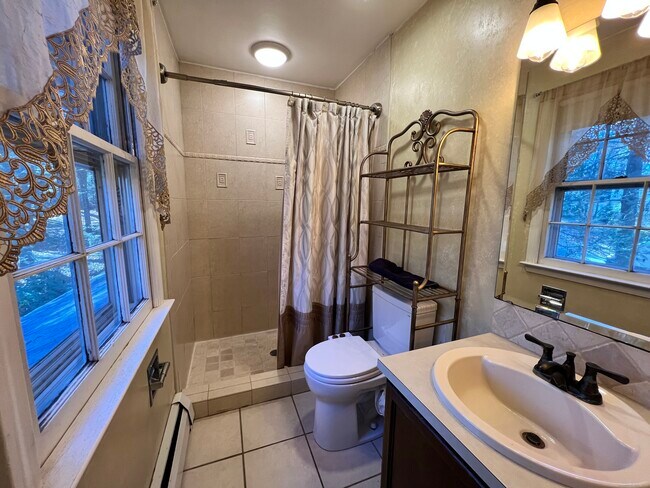 Building Photo - 12 Hilltop Dr