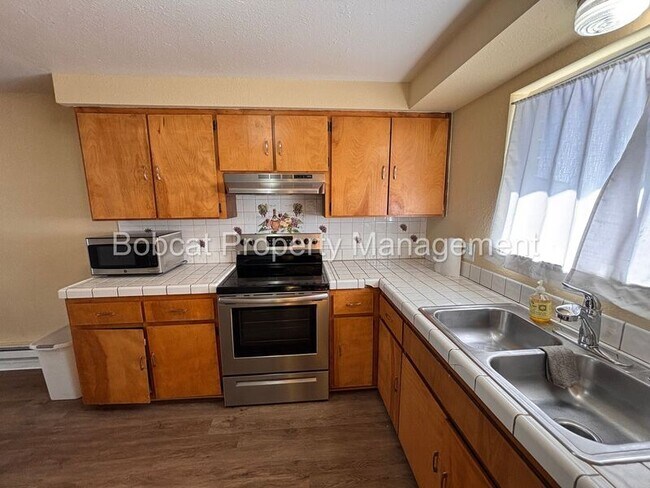 Building Photo - 1316 Green Dr