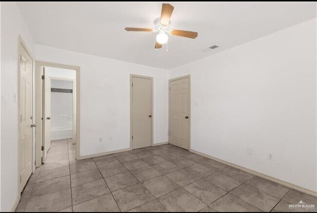 Building Photo - 2804 Gumwood Ave W