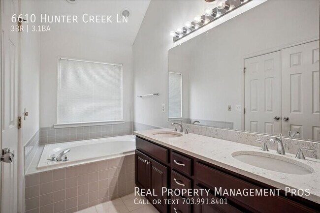 Building Photo - 6610 Hunter Creek Ln