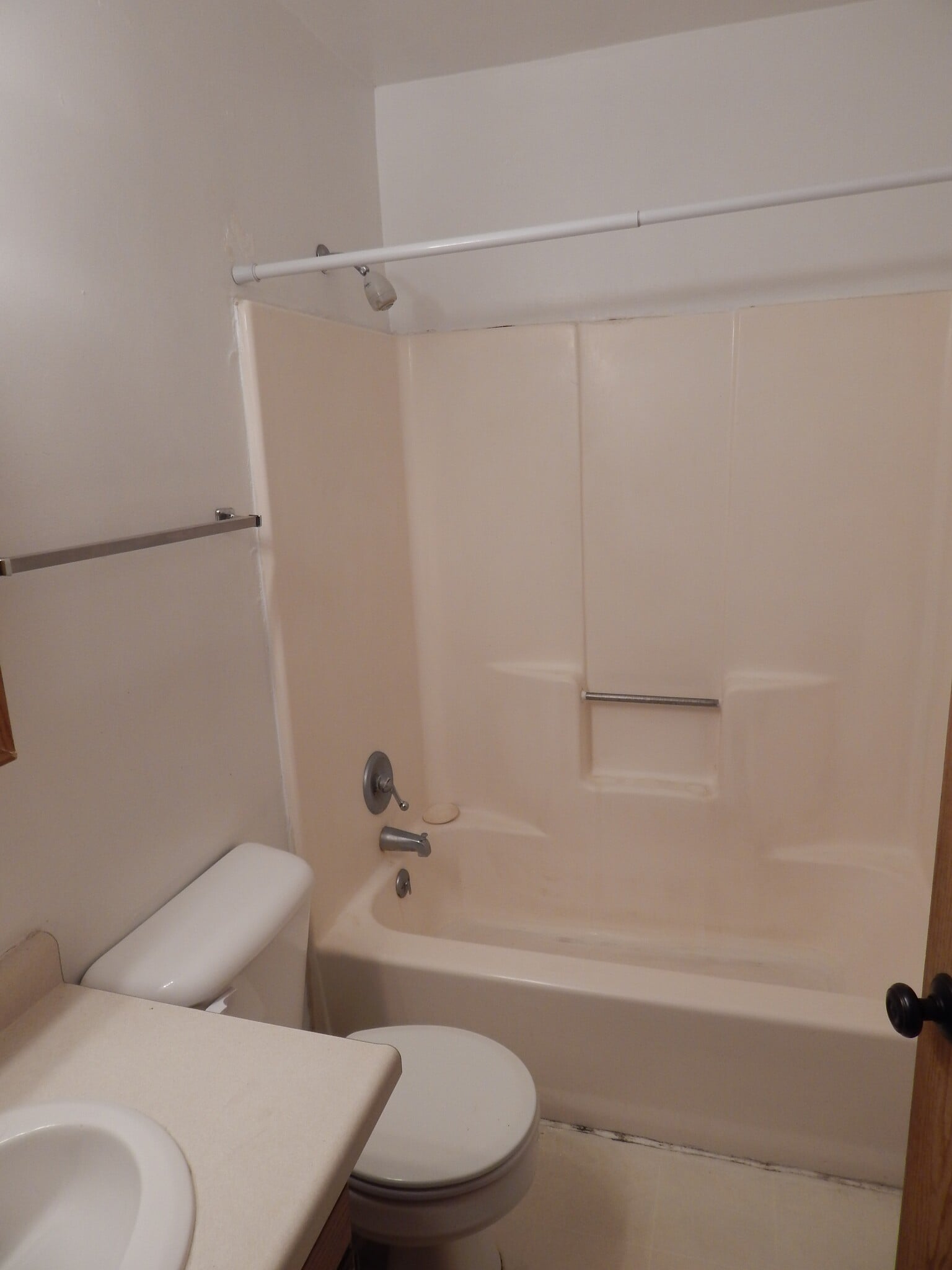 Bathroom - 546 W Doty St