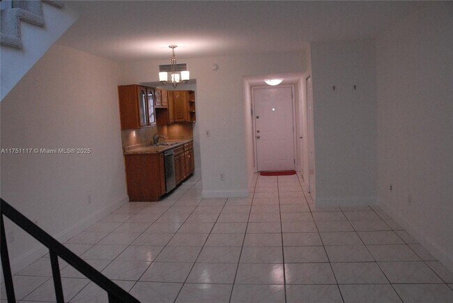 Building Photo - 10907 N Kendall Dr