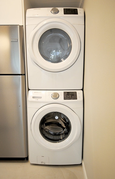 Building Photo - 425 W Colter St