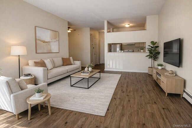 Building Photo - 39 Church St