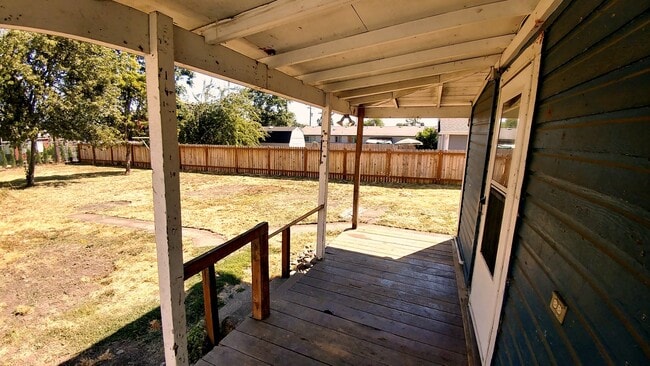 Building Photo - Cute Home With Large Yard