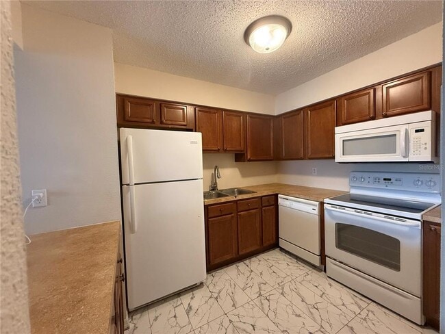 Building Photo - 647 Haven Pl