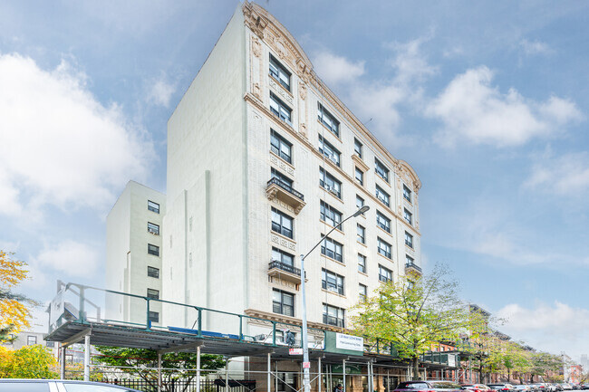Building Photo - Victory Renaissance