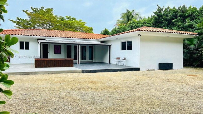 Building Photo - Northeast 11th Avenue, Miami Shores, FL 33138 - 3 BR 2 BA single-family home