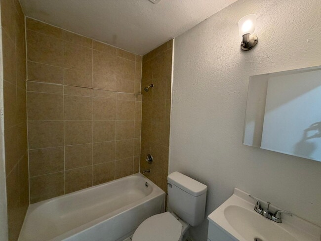 Building Photo - "Charming 2-Bed Retreat in Edinburg – Cozy & Convenient Living at 840 Sq Ft!"
