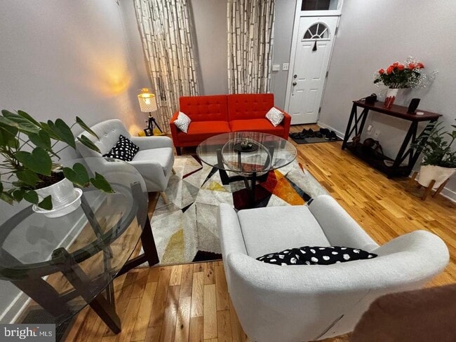 Primary Photo - 2633 Earp St