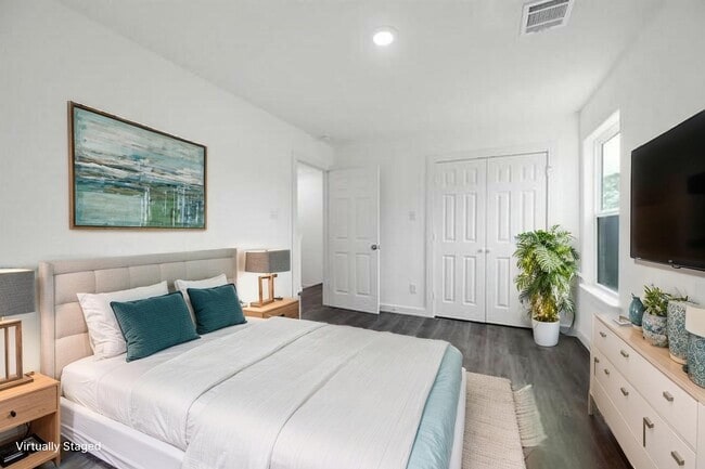 Building Photo - 9531 Everglade Dr