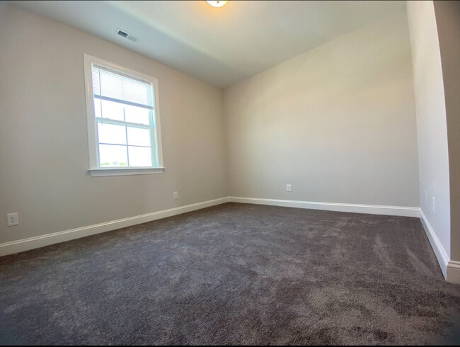 Building Photo - 718 Umber Dr