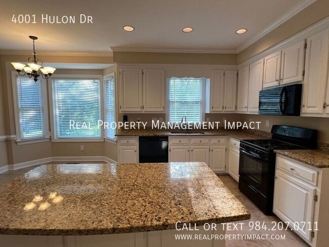 Building Photo - 4001 Hulon Dr