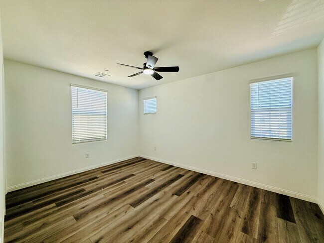 Building Photo - Stunning Home in the Desirable Cadence Community!